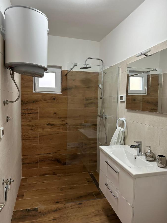 Guest House Ivan Donji Zemunik Екстериор снимка